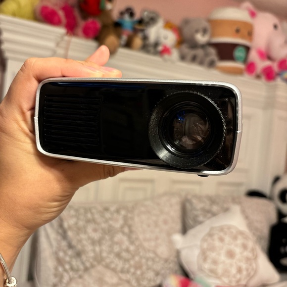 Projector - Picture 4 of 6